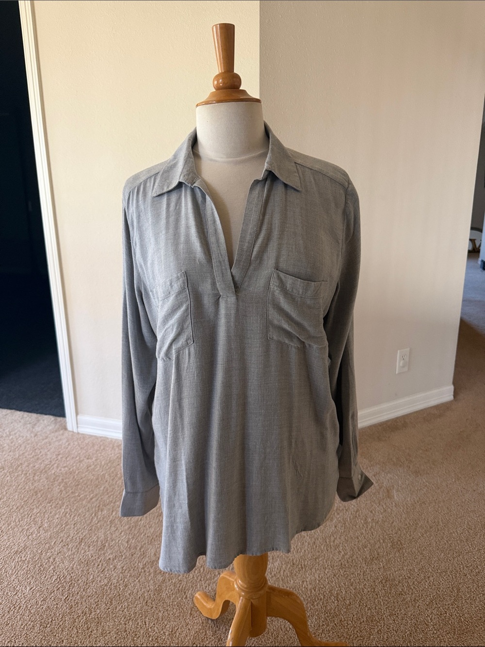 LOFT Light Gray V-Neck Long Sleeve Tunic